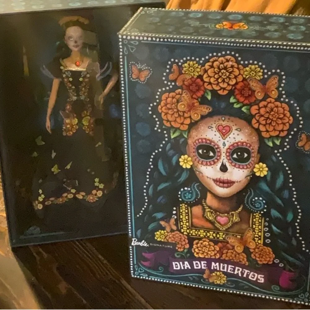 -SEALED- 2019 DIA DE MUERTOS BLACK LABEL SIGNATURE BARBIE - RARE MINT CONDITION! - Picture 8 of 16